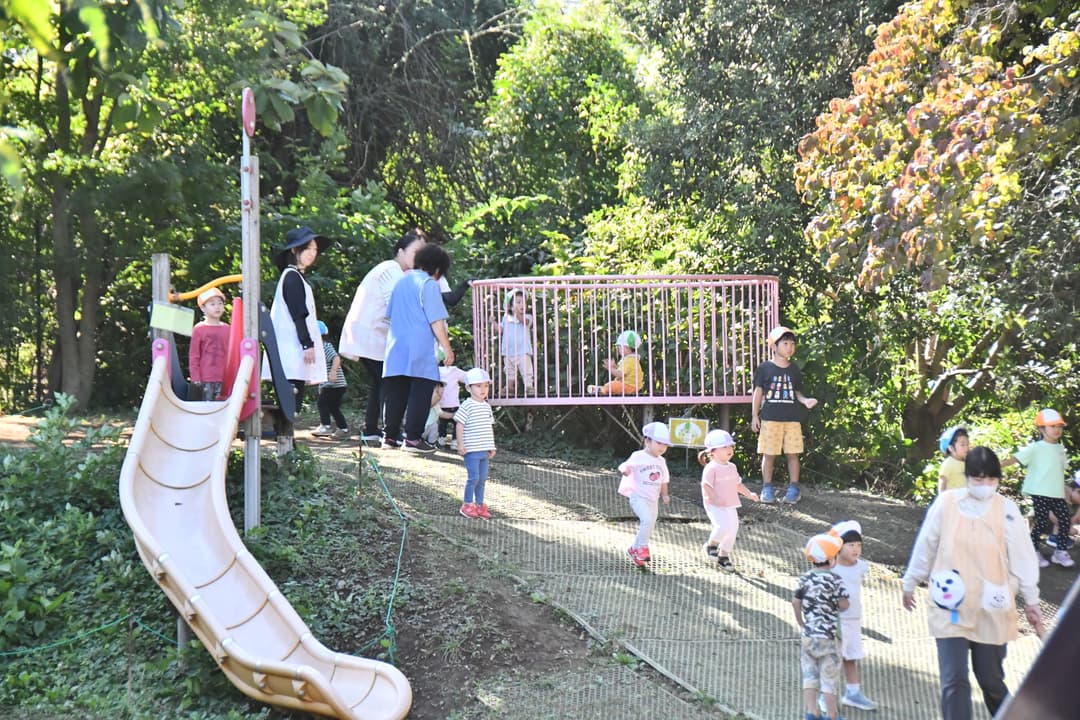 みんなで子どもたちを育てる、協力と絆の職場